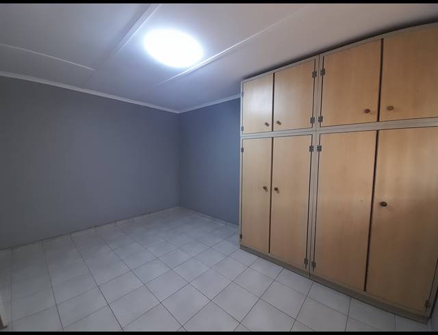 2 BEDROOM FLAT TO LET IN VANDERBIJLPARK CE 2